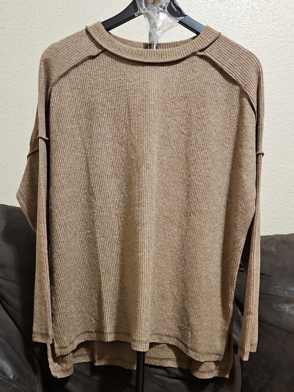 Zenana Outfitters Ribbed Crewneck Top in Tan Heather